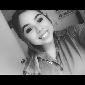 Meet your Posher, Roxy